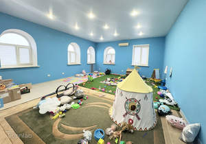 Дом 697м², 2-этажный, участок 10 сот.