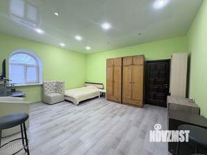 Дом 697м², 2-этажный, участок 10 сот.