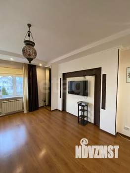 Дом 374м², 2-этажный, участок 25 сот.