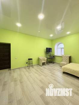 Дом 697м², 2-этажный, участок 10 сот.