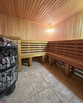 Дом 697м², 2-этажный, участок 10 сот.