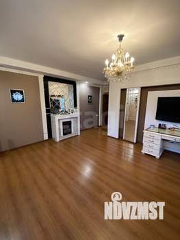 Дом 374м², 2-этажный, участок 25 сот.