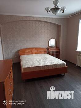 Дом 3208м², 2-этажный, участок 11 сот.  