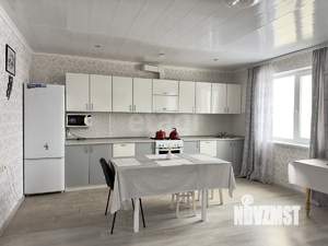 Дом 208м², 2-этажный, участок 6 сот.  