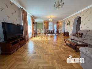 Дом 300м², 2-этажный, участок 30 сот.  