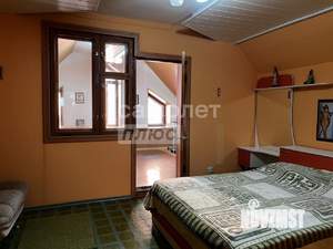 Дом 302м², 2-этажный, участок 8 сот.  