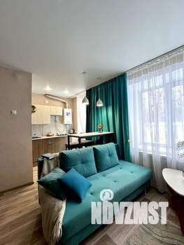 Студия квартира, посуточно, 32м2, 1/4 этаж