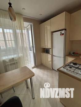 1-к квартира, посуточно, 38м2, 3/10 этаж