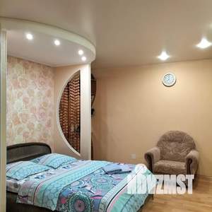 Студия квартира, посуточно, 32м2, 2/4 этаж
