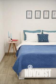 Студия квартира, посуточно, 38м2, 1/5 этаж