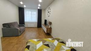 1-к квартира, посуточно, 40м2, 1/10 этаж