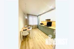 1-к квартира, посуточно, 42м2, 6/9 этаж