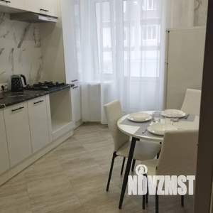 1-к квартира, посуточно, 40м2, 1/9 этаж