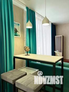 Студия квартира, посуточно, 32м2, 1/4 этаж