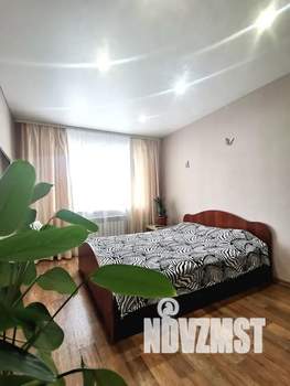 1-к квартира, посуточно, 37м2, 3/10 этаж