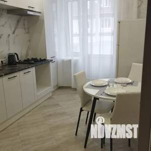 1-к квартира, посуточно, 40м2, 1/9 этаж