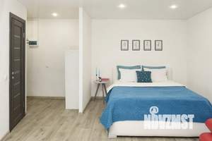 Студия квартира, посуточно, 38м2, 1/5 этаж