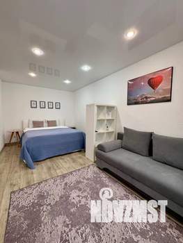Студия квартира, посуточно, 38м2, 1/5 этаж