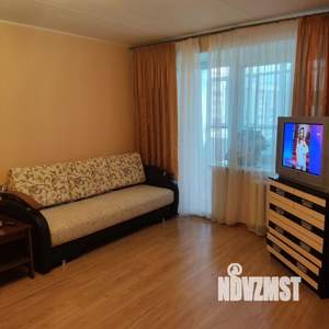 1-к квартира, посуточно, 44м2, 7/10 этаж