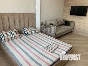 Студия квартира, посуточно, 43м2, 2/10 этаж