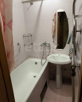 2-к квартира, вторичка, 52м2, 1/5 этаж