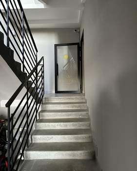 2-к квартира, вторичка, 60м2, 1/10 этаж