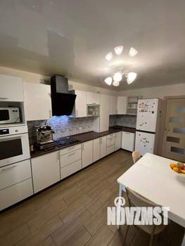 2-к квартира, вторичка, 64м2, 1/10 этаж