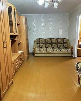 2-к квартира, вторичка, 42м2, 1/4 этаж