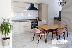 3-к квартира, вторичка, 117м2, 2/3 этаж