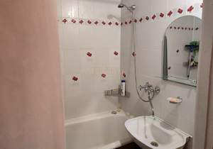 2-к квартира, вторичка, 52м2, 1/5 этаж