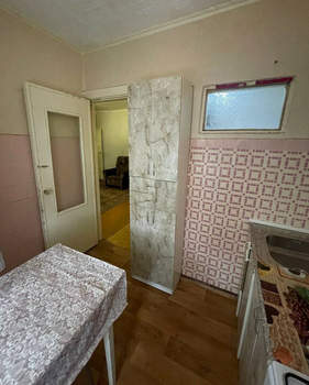 3-к квартира, вторичка, 42м2, 1/5 этаж
